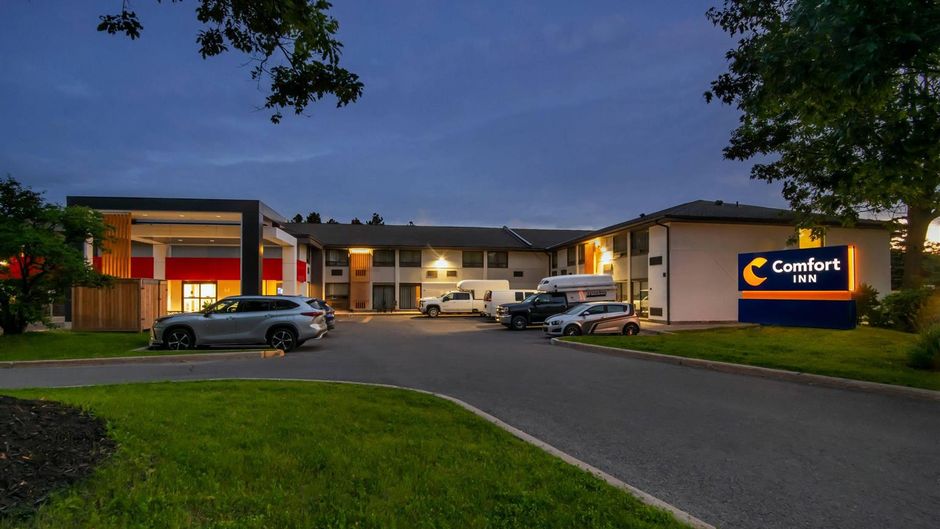 Comfort Inn Ottawa West Exterior