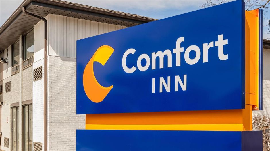 Comfort Inn Ottawa West Exterior
