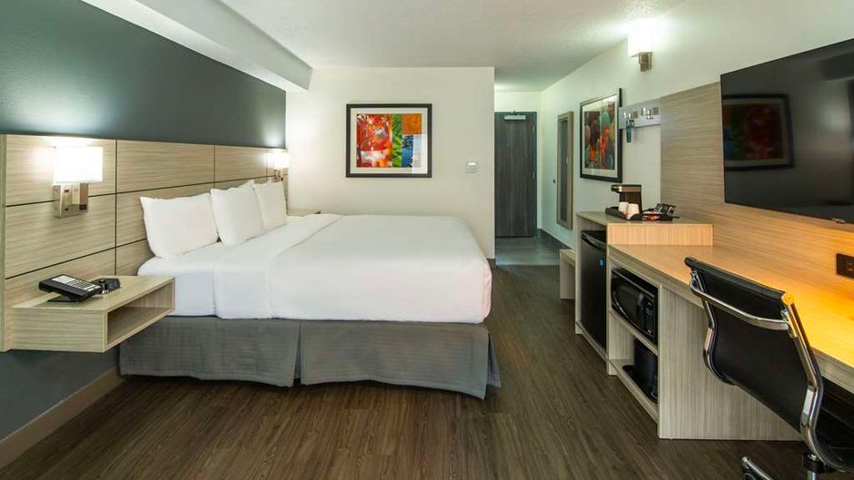 Quality Inn Leamington Room