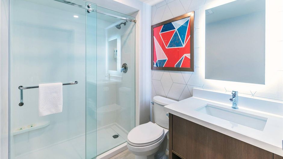 Comfort Suites London Room