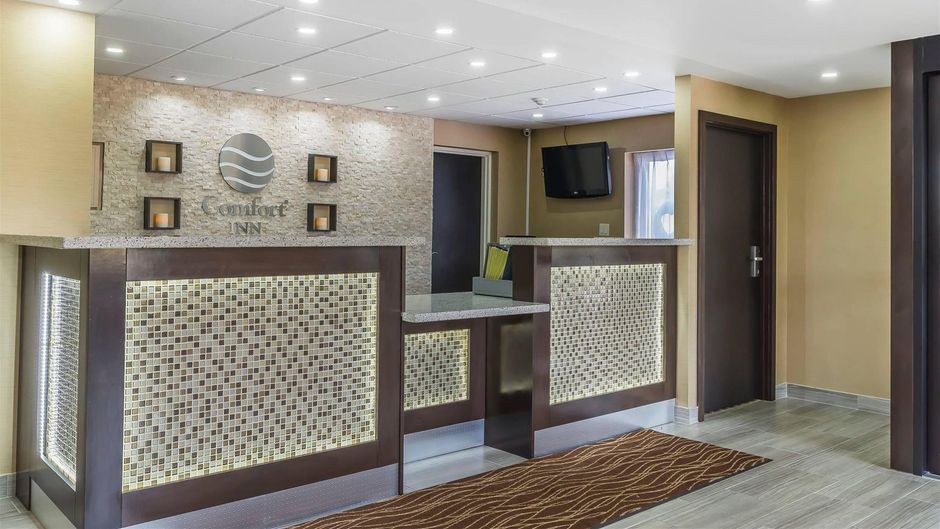 Comfort Inn Lobby