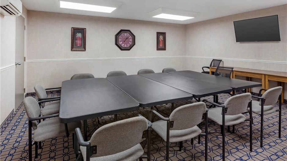 Quality Suites Meeting