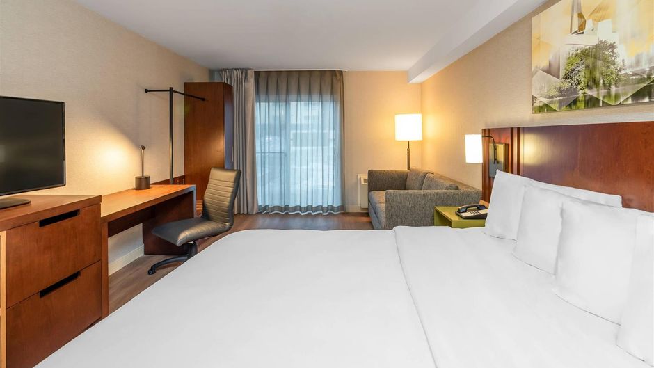 Comfort Inn South Shore Room