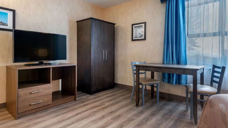 Quality Suites Quebec Suite