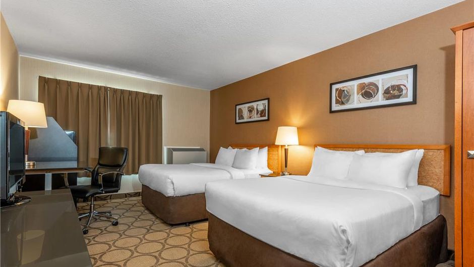 Comfort Inn Regina East Room