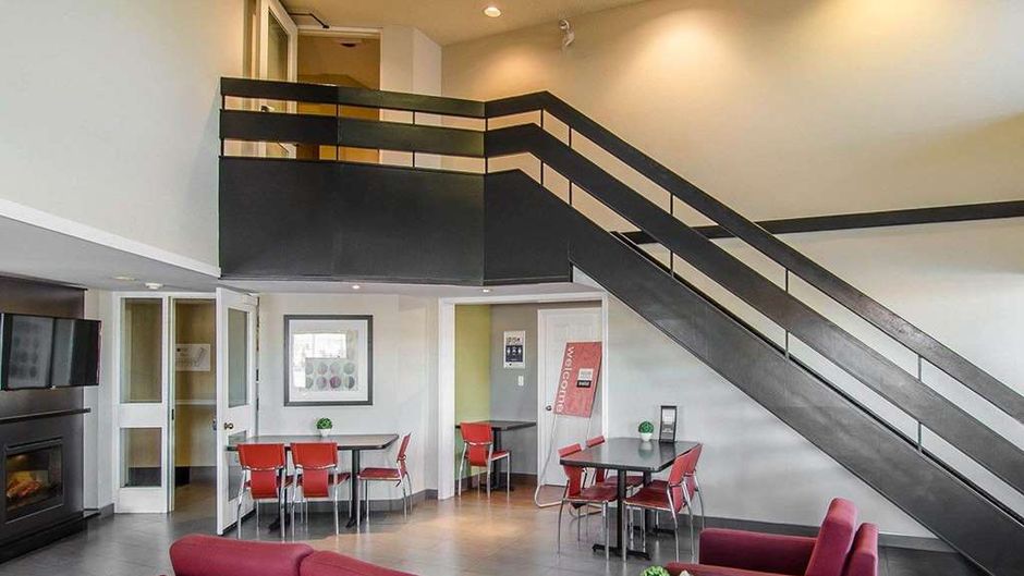 Comfort Inn Swift Current Lobby