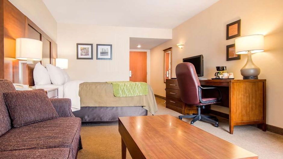 Comfort Inn & Suites Shawinigan Room