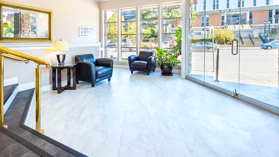 Quality Inn Downtown Lobby