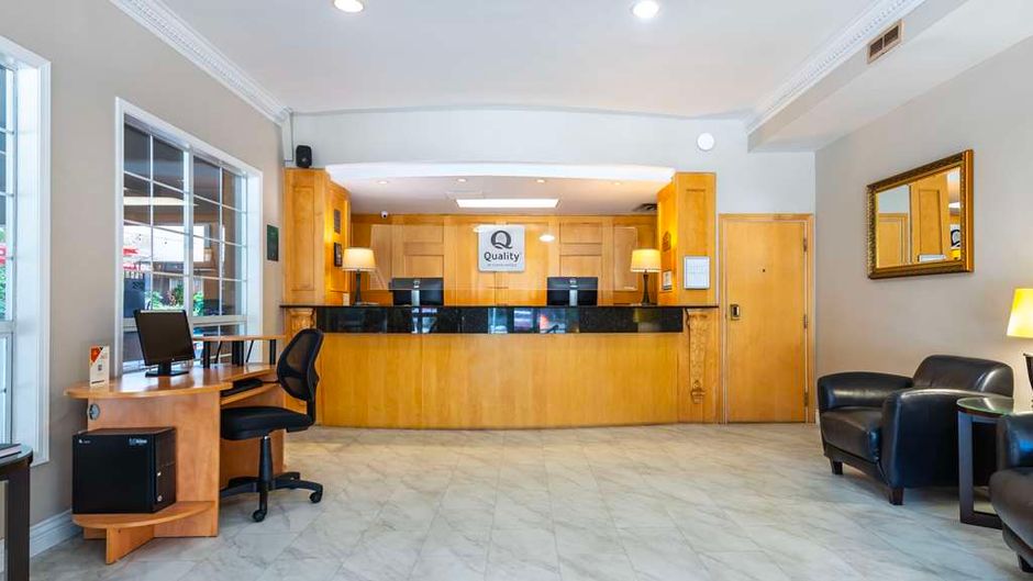 Quality Inn Downtown Lobby