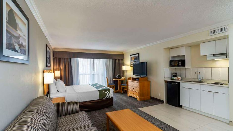 Quality Inn Downtown Room