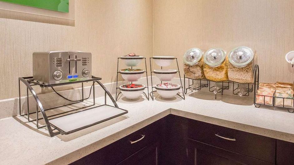 Comfort Inn & Suites University Restaurant