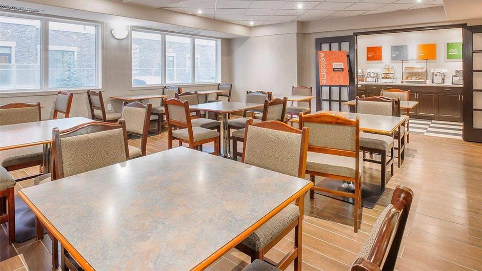 Comfort Inn & Suites University Restaurant