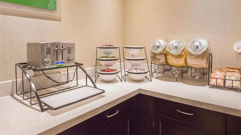 Comfort Inn & Suites University Restaurant