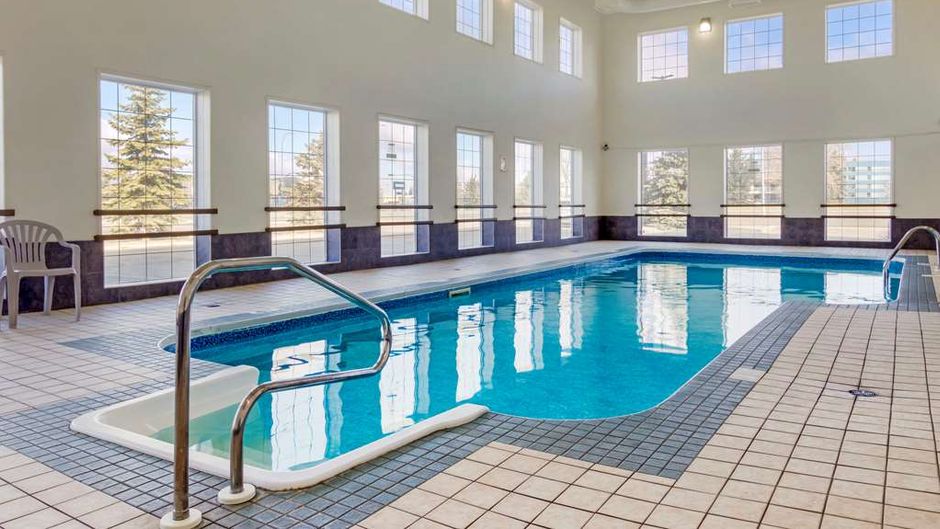 Comfort Inn Lethbridge Pool