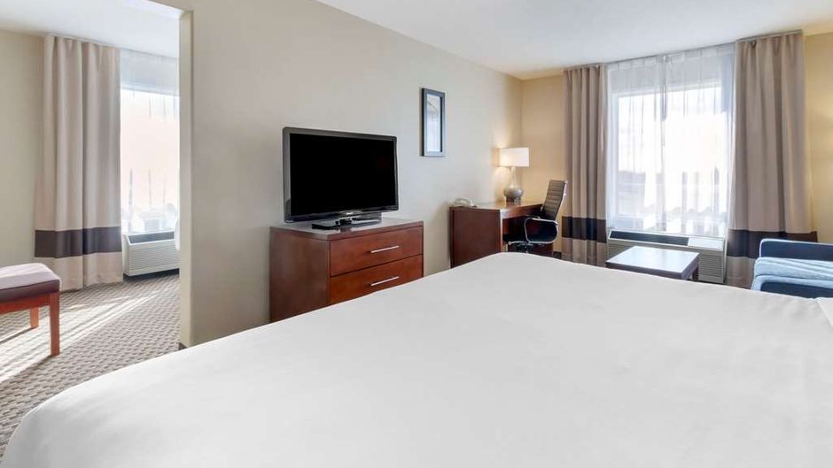 Comfort Inn Lethbridge Suite