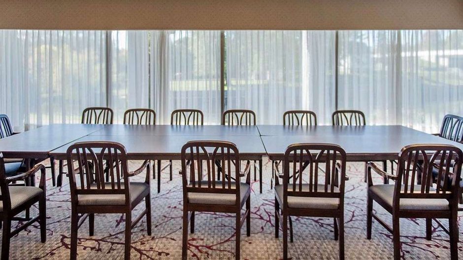 Econo Lodge Smiths Falls Meeting