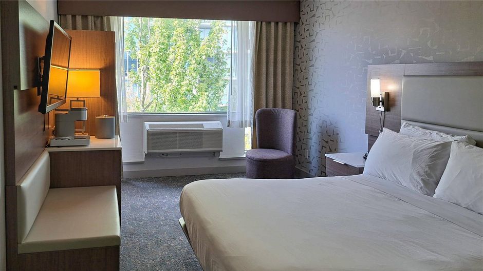 Comfort Hotel Vancouver Airport Room
