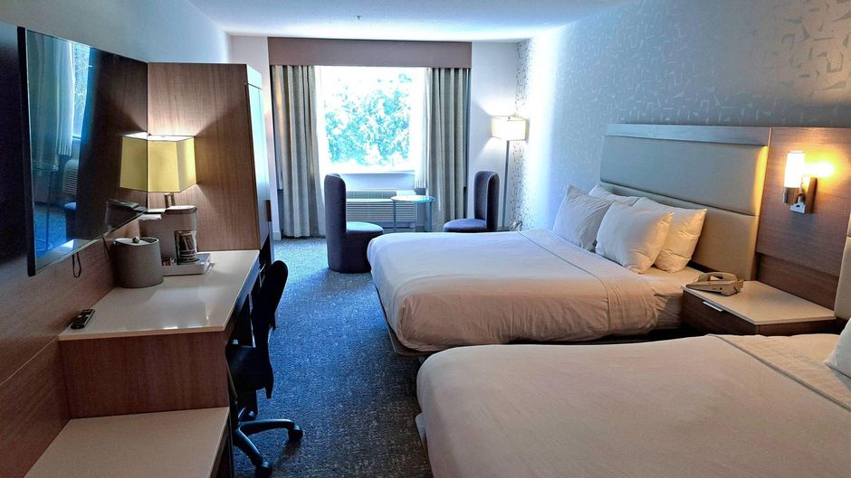 Comfort Hotel Vancouver Airport Suite