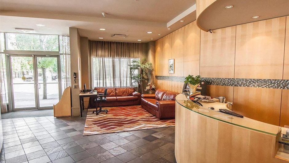 Comfort Hotel Vancouver Airport Lobby