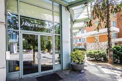Comfort Hotel Vancouver Airport