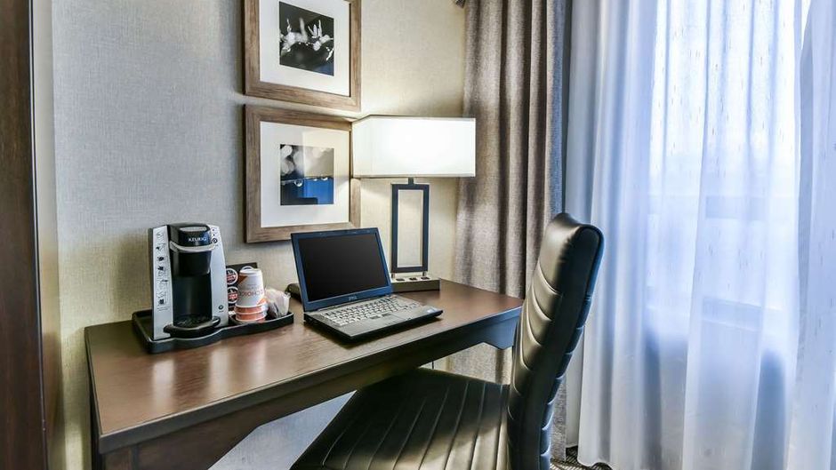 Comfort Hotel Airport North Room