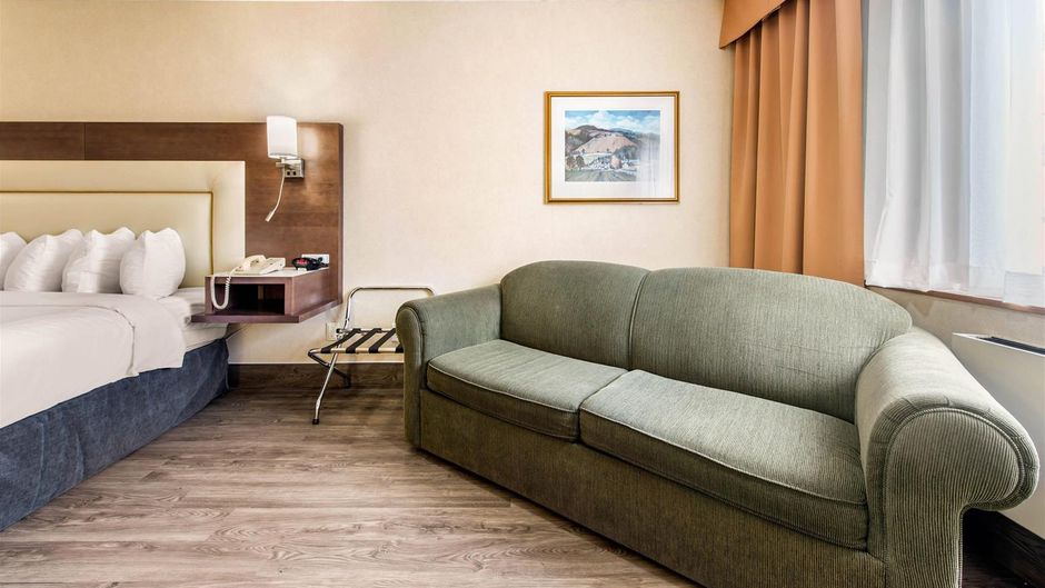 Quality Inn & Suites Conference Room