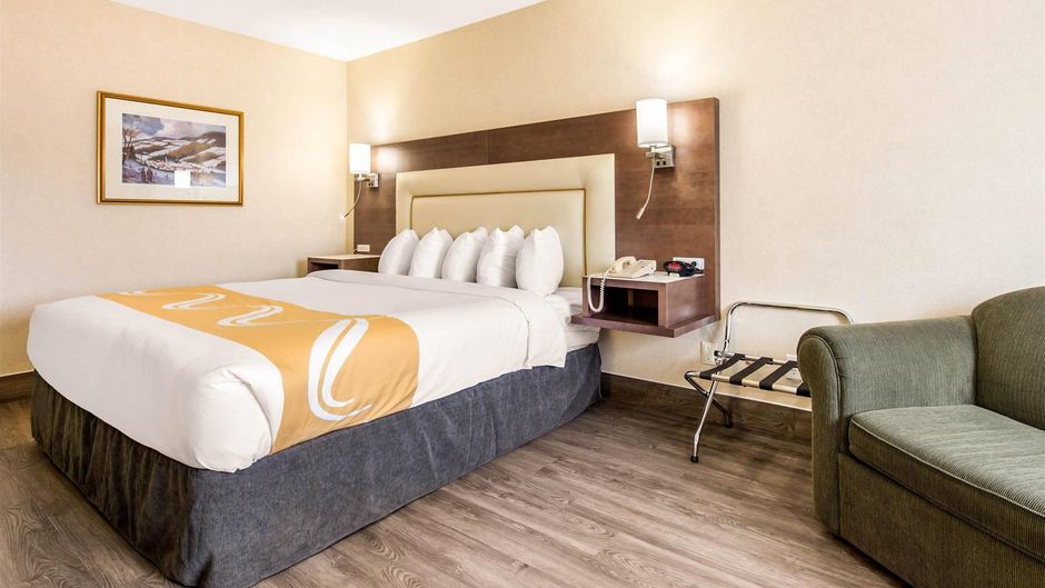 Quality Inn & Suites Conference Room