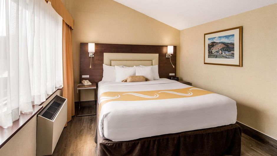 Quality Inn & Suites Conference Suite