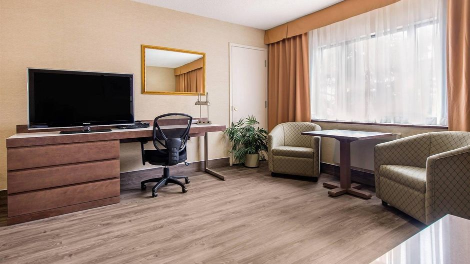 Quality Inn & Suites Conference Room