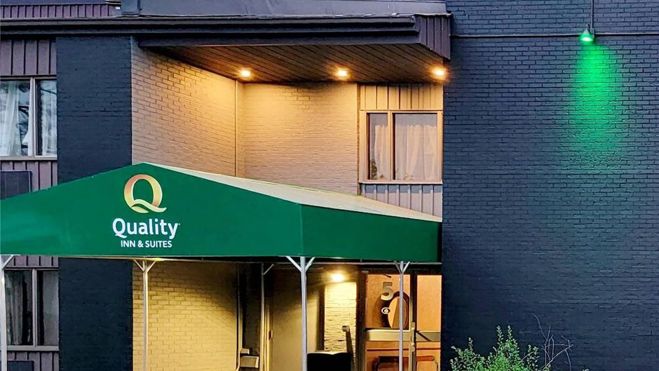 Quality Inn & Suites Conference Exterior