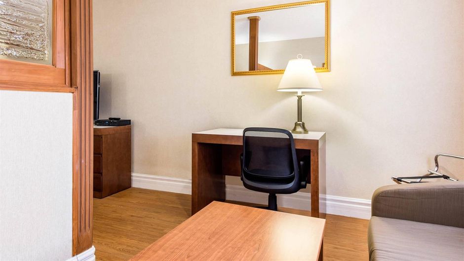 Quality Inn & Suites Conference Room