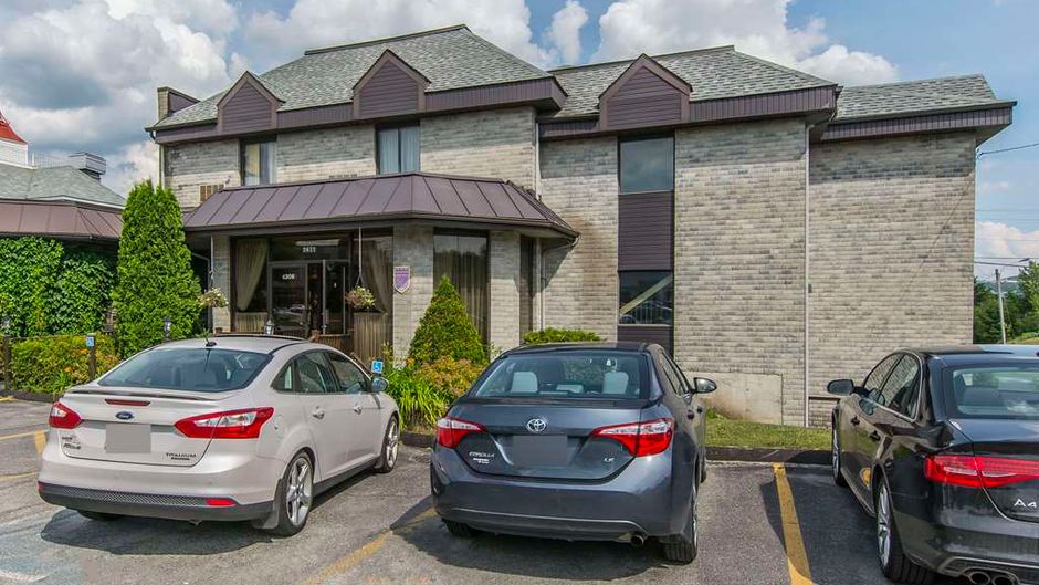 Quality Hotel & Suites Sherbrooke Exterior