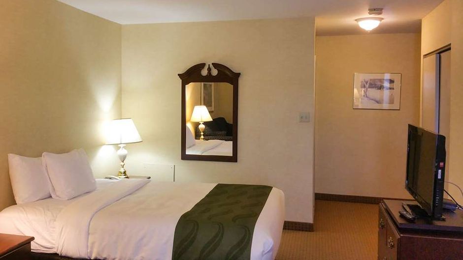 Quality Hotel & Suites Sherbrooke Room