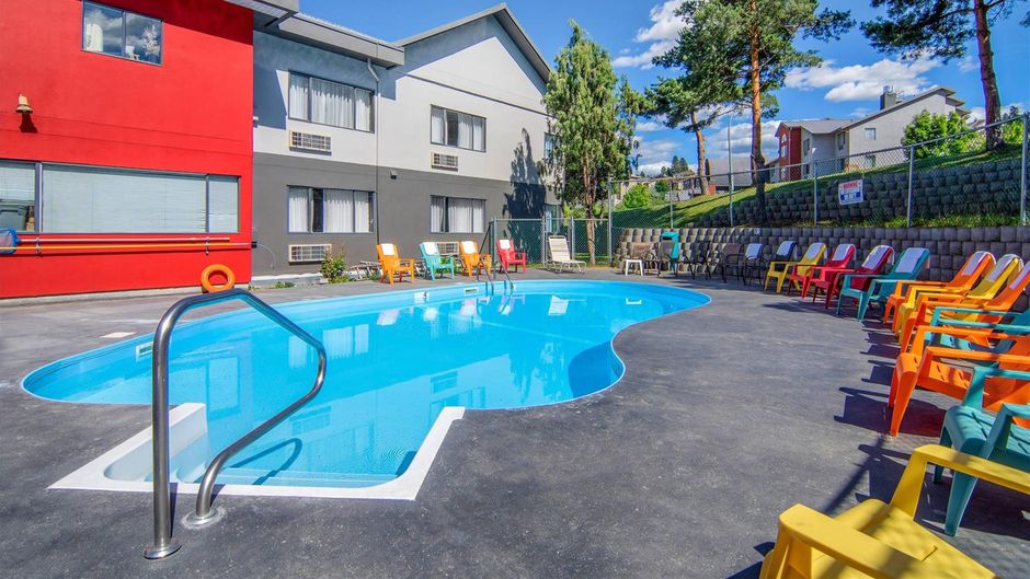 Quality Inn Pool