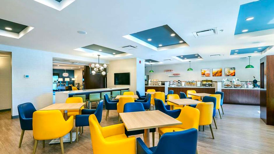 Comfort Suites Kelowna Restaurant