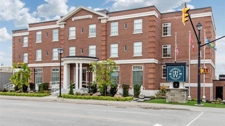 Champlain Waterfront Hotel, an Ascend Exterior