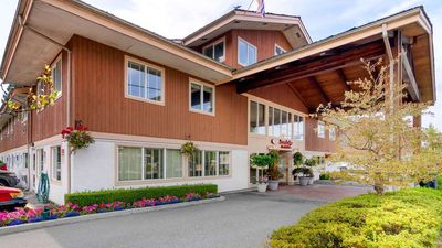 Econo Lodge Inn & Suites