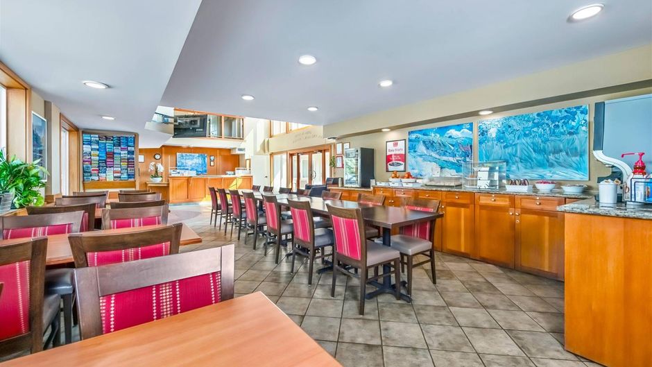 Econo Lodge Inn and Suites North Vancouver Restaurant