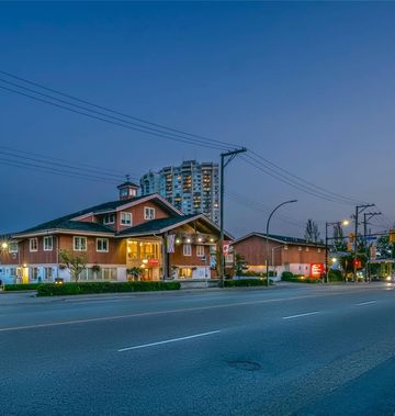Econo Lodge Inn and Suites North Vancouver