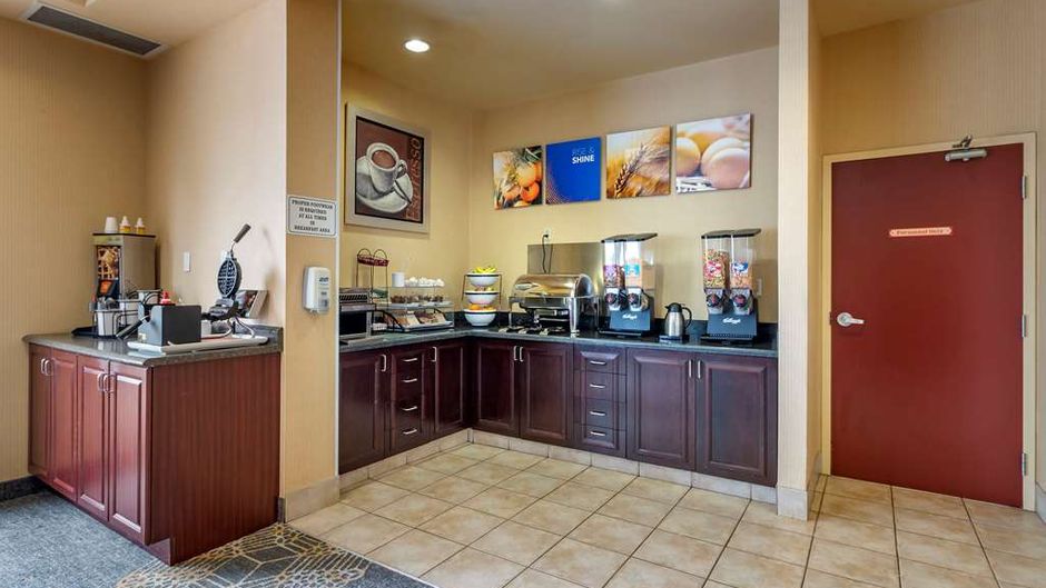 Comfort Inn Sturgeon Falls Restaurant