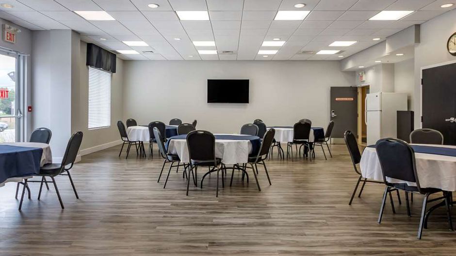 Comfort Inn Sturgeon Falls Meeting