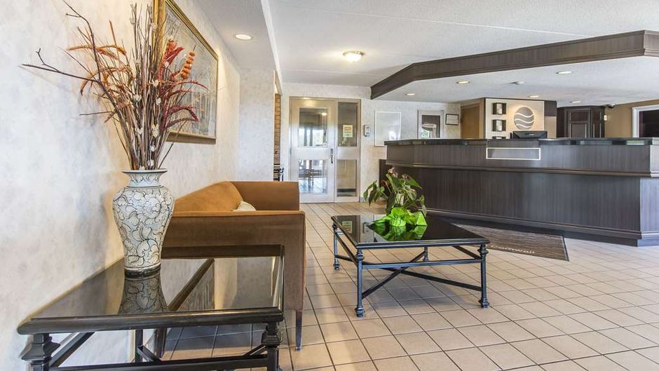 Comfort Inn Cornwall Lobby