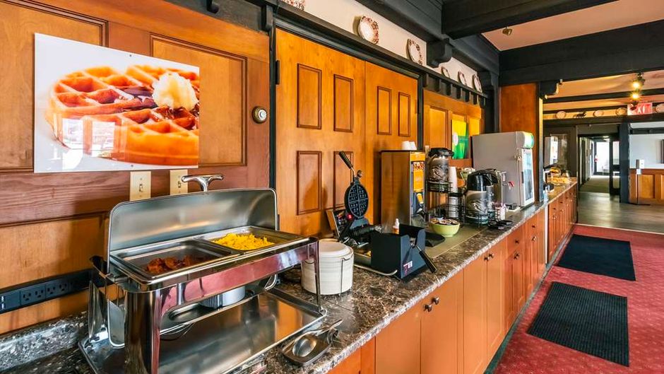 Quality Inn Waddling Dog Restaurant
