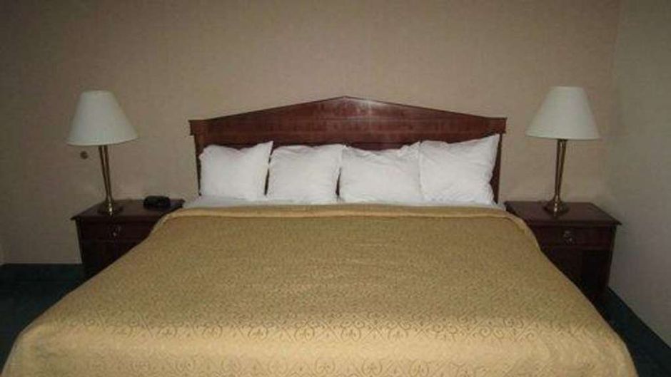 Quality Inn Room