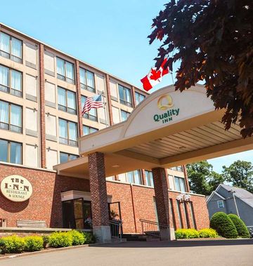 Quality Inn & Suites Downtown