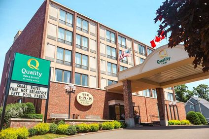 Quality Inn & Suites Downtown