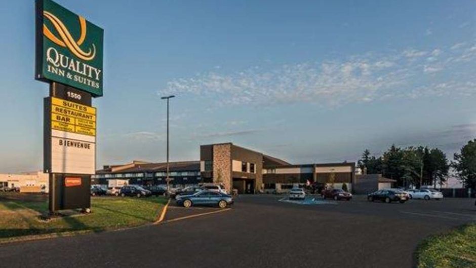 Quality Inn & Suites Matane Exterior