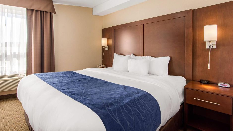 Comfort Inn and Suites Medicine Hat Suite