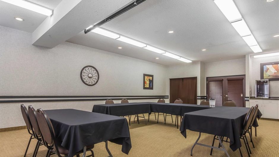 Comfort Inn and Suites Medicine Hat Meeting