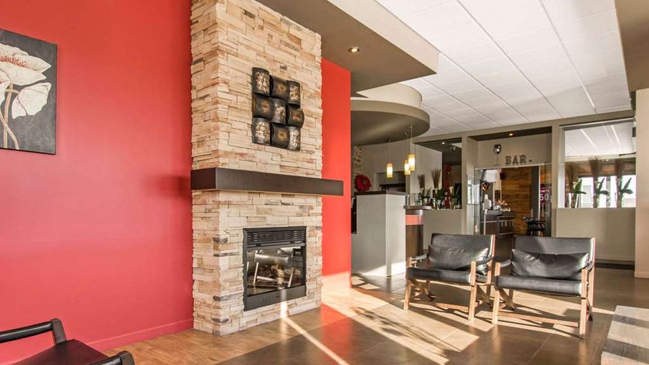 Econo Lodge Lobby